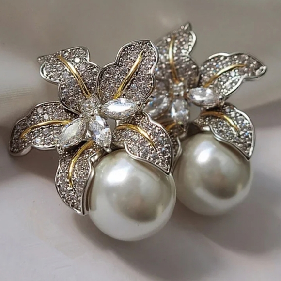 Imitation Pearl Earrings - Picture 3 of 5